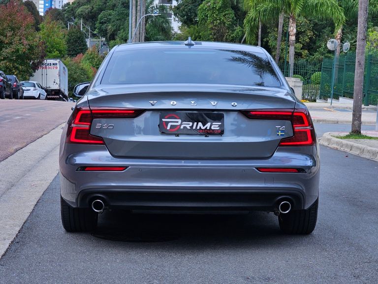 Volvo S60 T-4 MOMENTUM 2.0 190cv 4p