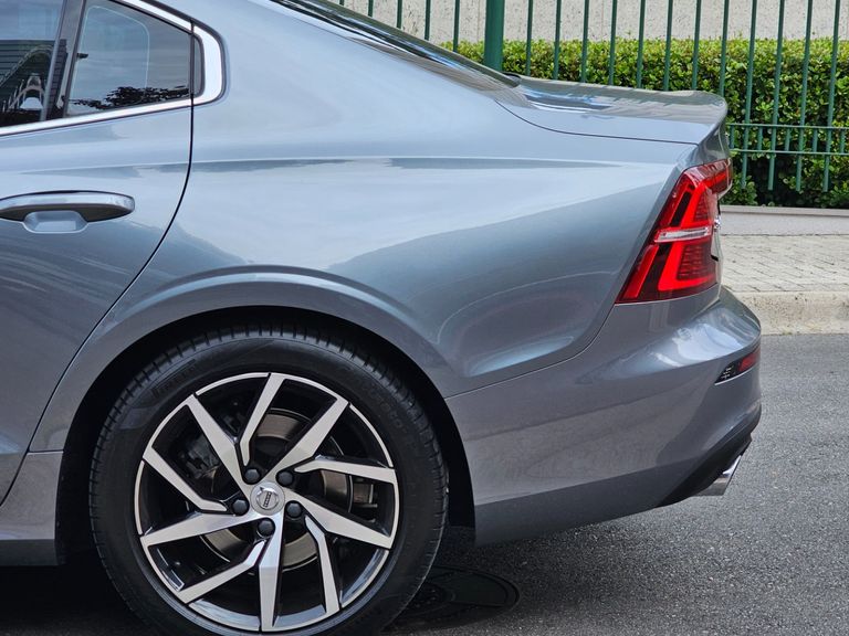 Volvo S60 T-4 MOMENTUM 2.0 190cv 4p