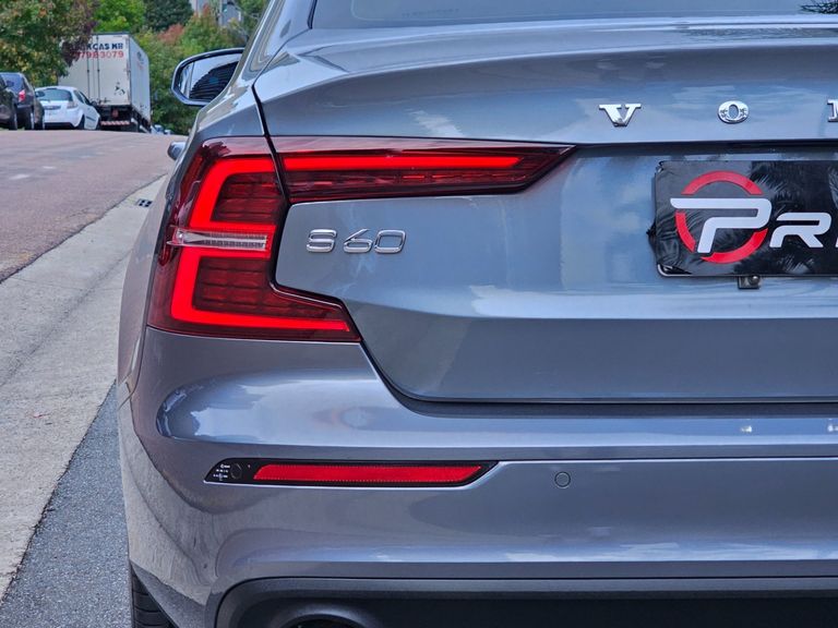 Volvo S60 T-4 MOMENTUM 2.0 190cv 4p