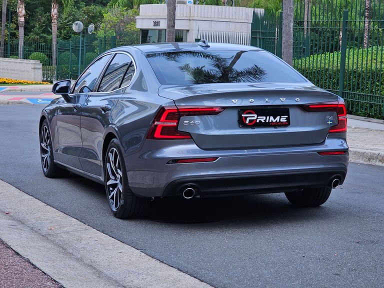 Volvo S60 T-4 MOMENTUM 2.0 190cv 4p