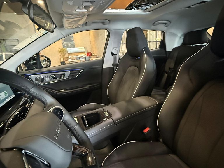 Omoda Luxury 1.TB FWD