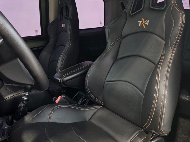 Troller T-4 TRAIL 4x4 3.2 Tdi Cap. Ríg. Diesel