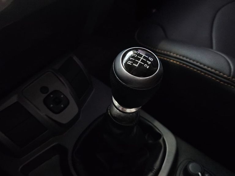 Troller T-4 TRAIL 4x4 3.2 Tdi Cap. Ríg. Diesel
