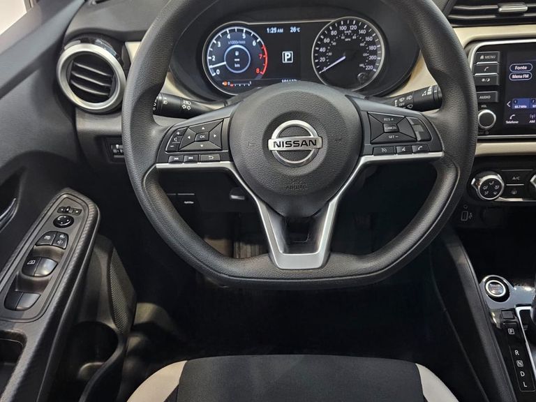 Nissan VERSA Advance 1.6 16V Flex Aut.