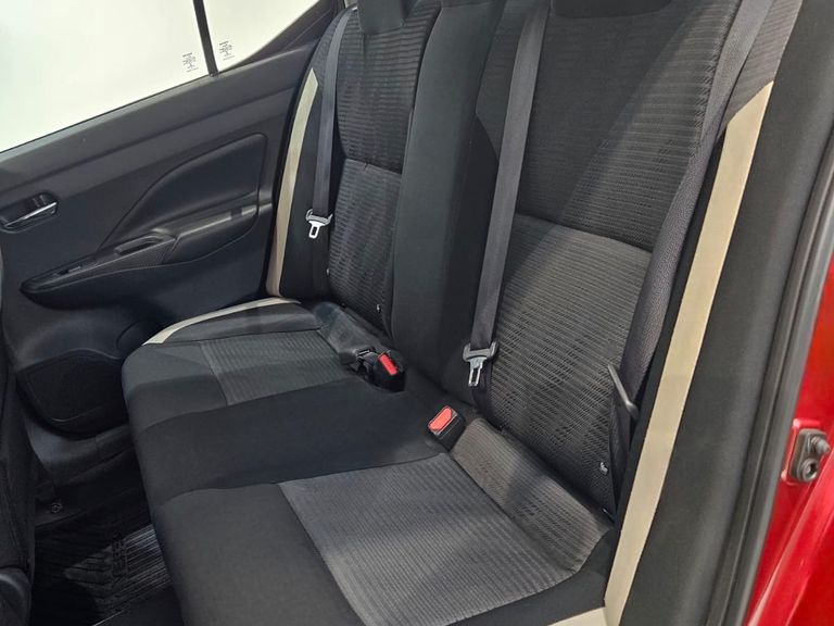 Nissan VERSA Advance 1.6 16V Flex Aut.