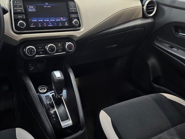 Nissan VERSA Advance 1.6 16V Flex Aut.