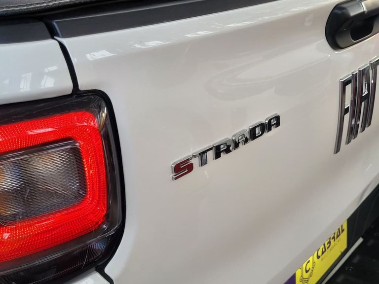 Fiat Strada Freedom 1.3 Flex 8V CD