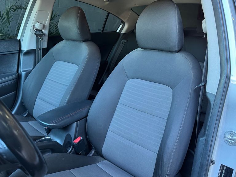 Kia Motors Cerato 1.6 16V  Flex  Aut.
