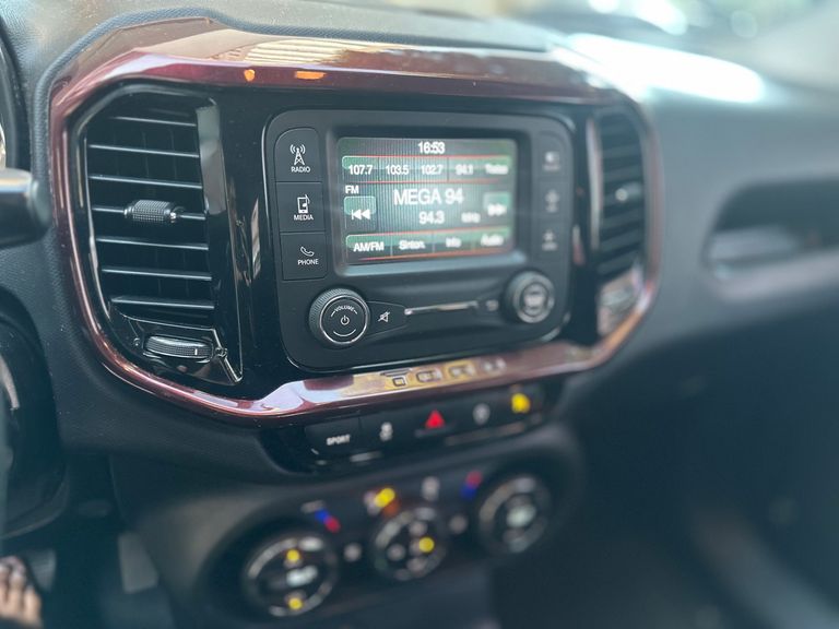 Fiat Toro Freedom 1.8 16V Flex Aut.