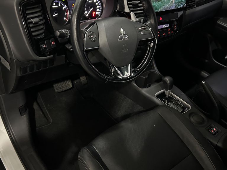 Mitsubishi OUTLANDER 2.0 16V 160cv Aut.