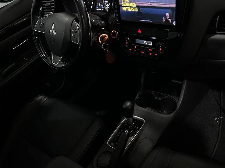 Mitsubishi OUTLANDER 2.0 16V 160cv Aut.