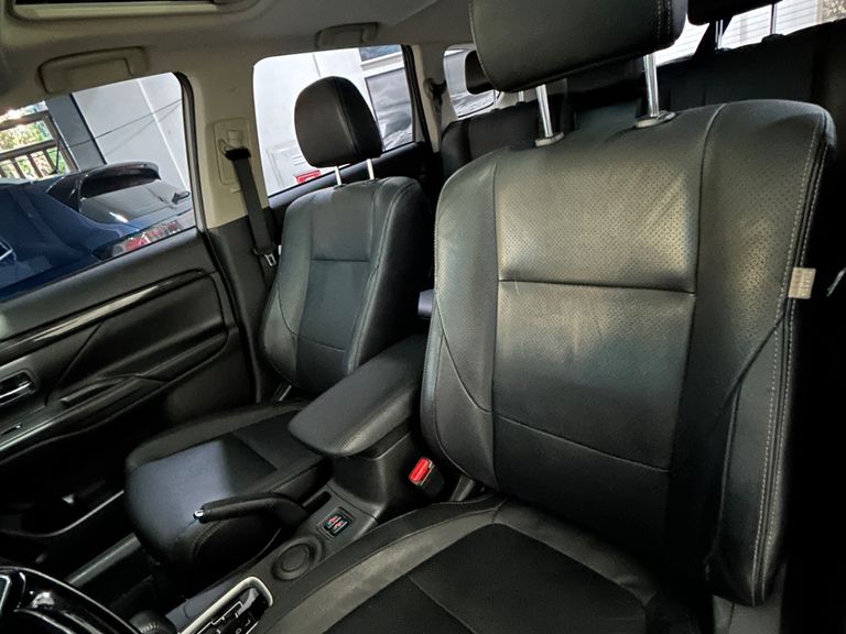 Mitsubishi OUTLANDER 2.0 16V 160cv Aut.
