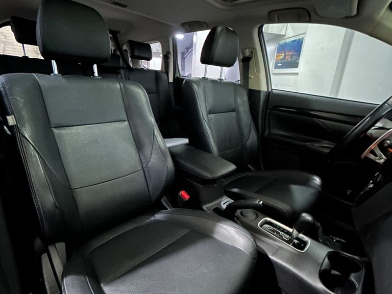 Mitsubishi OUTLANDER 2.0 16V 160cv Aut.