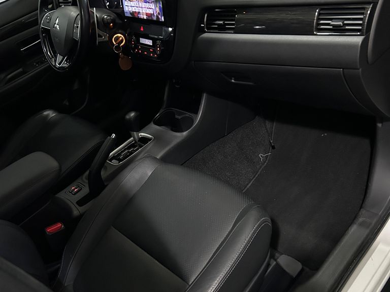 Mitsubishi OUTLANDER 2.0 16V 160cv Aut.