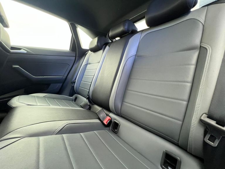 VolksWagen Nivus Highline 1.0 200 TSI Flex Aut.