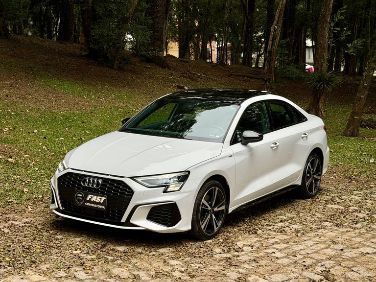Audi A3 Sportb. Perf. Black 2.0 S-tron.(Híb.)