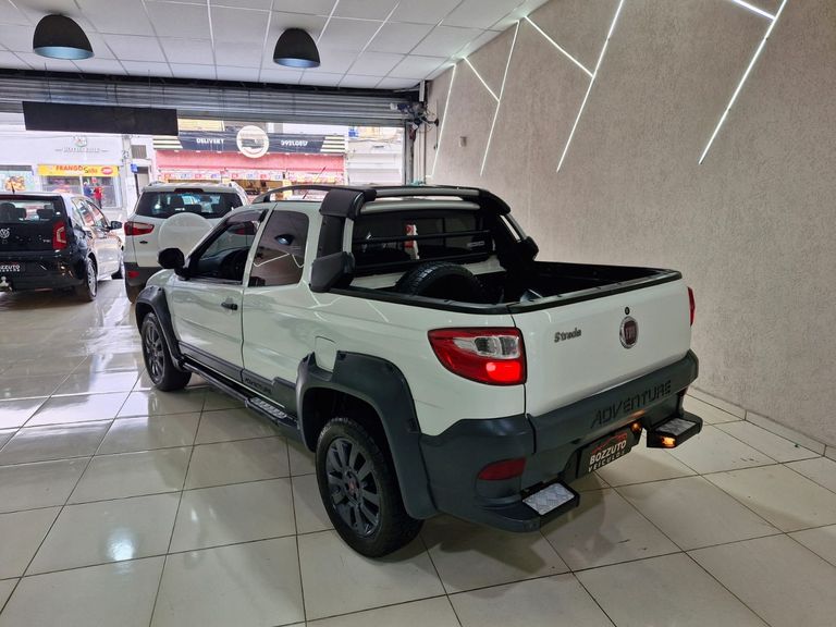 Fiat Strada Adv.1.8 16V Dualogic Flex CD