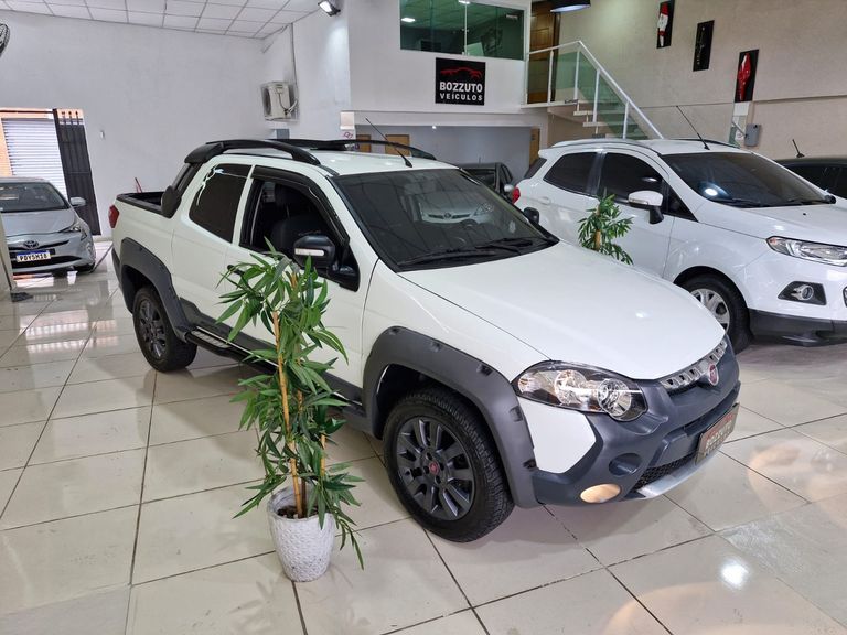 Fiat Strada Adv.1.8 16V Dualogic Flex CD