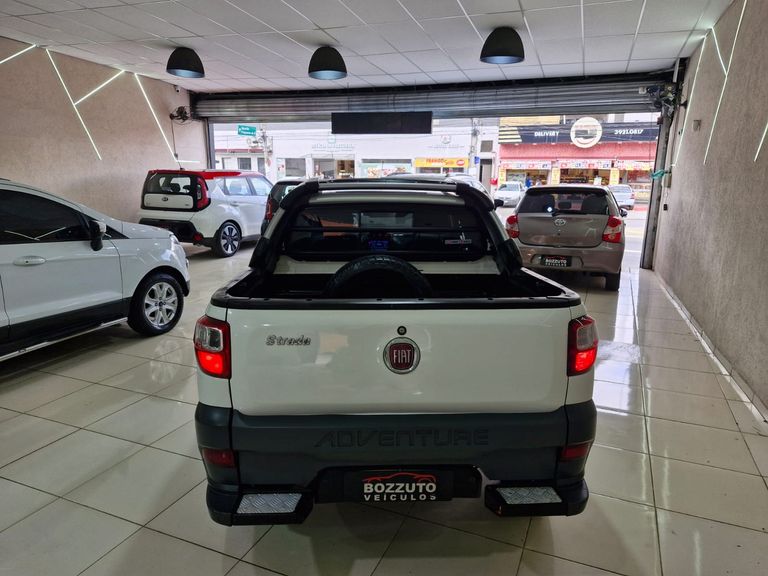 Fiat Strada Adv.1.8 16V Dualogic Flex CD