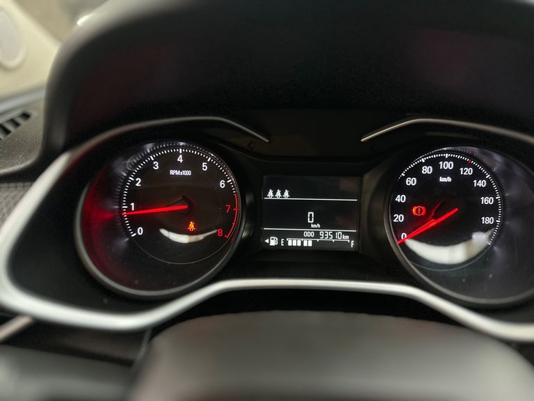 Chevrolet ONIX SEDAN Plus LT 1.0 12V Flex 4p Mec.