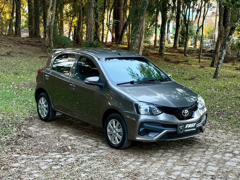 Toyota ETIOS X Plus 1.5 Flex 16V 5p Aut.