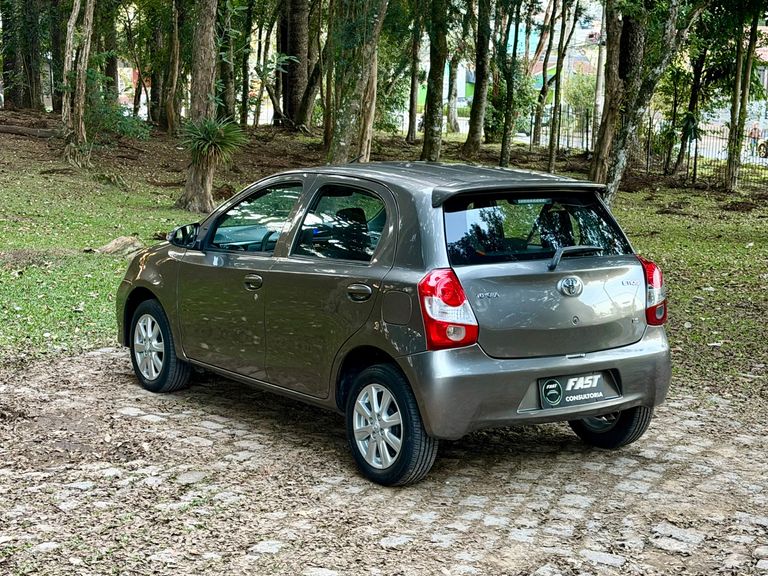 Toyota ETIOS X Plus 1.5 Flex 16V 5p Aut.