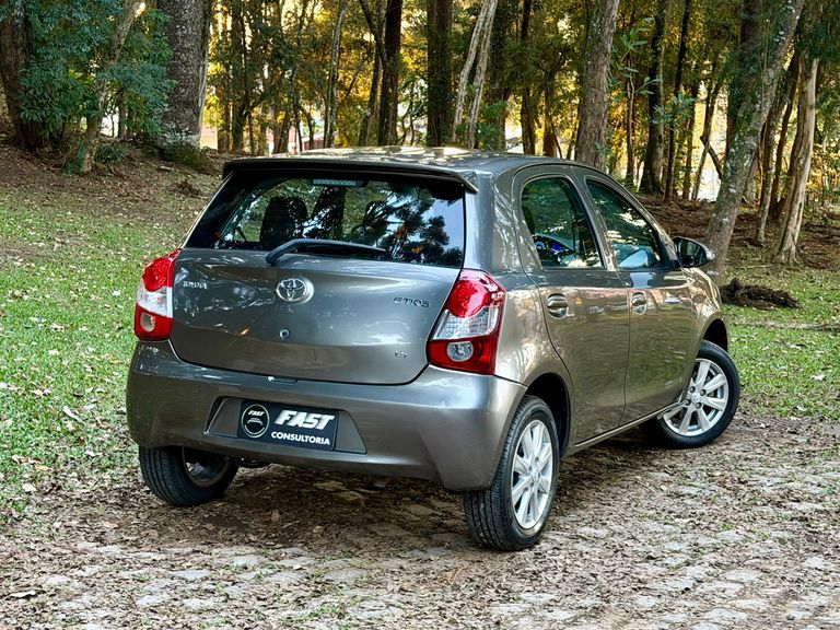 Toyota ETIOS X Plus 1.5 Flex 16V 5p Aut.