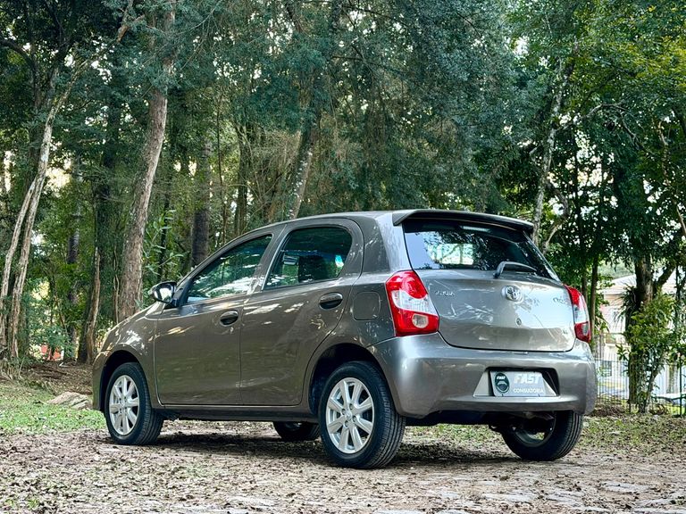 Toyota ETIOS X Plus 1.5 Flex 16V 5p Aut.