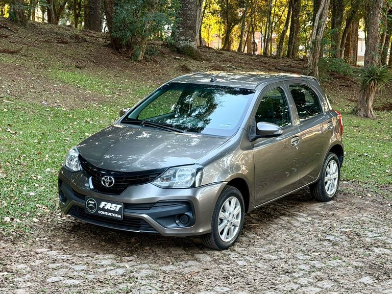 Toyota ETIOS X Plus 1.5 Flex 16V 5p Aut.