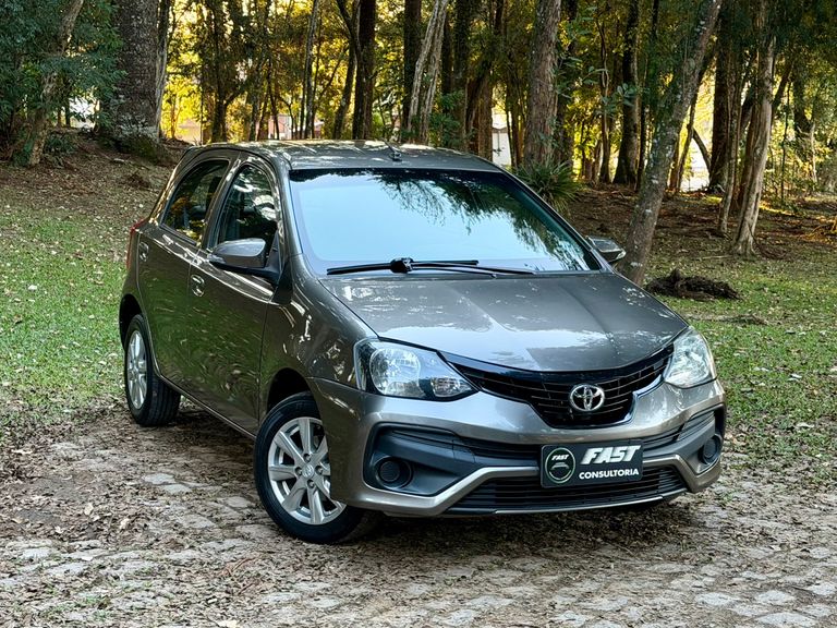 Toyota ETIOS X Plus 1.5 Flex 16V 5p Aut.