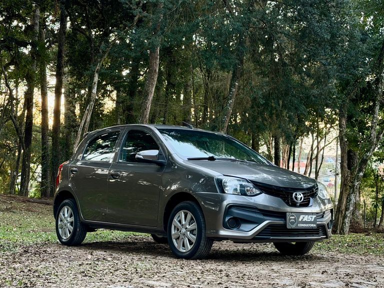 Toyota ETIOS X Plus 1.5 Flex 16V 5p Aut.