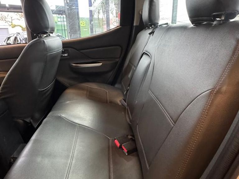 Mitsubishi L200 Triton Sport HPE-S 2.4 CD Dies. Aut