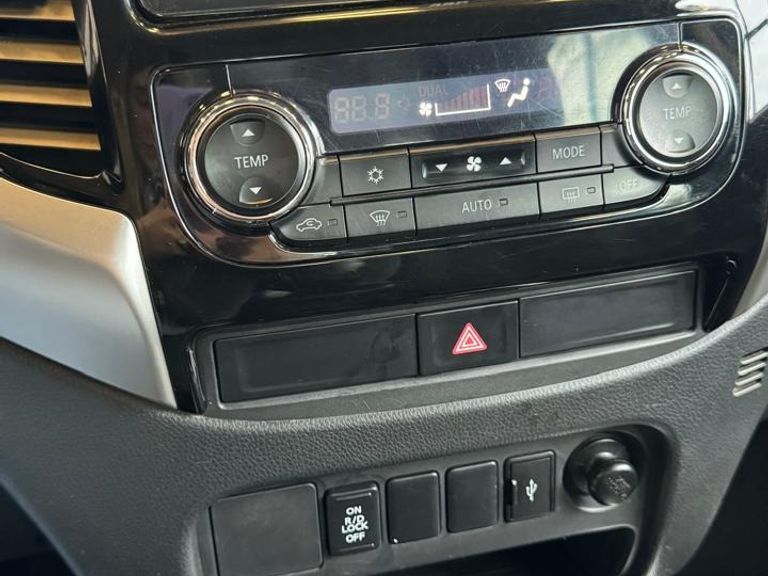 Mitsubishi L200 Triton Sport HPE-S 2.4 CD Dies. Aut