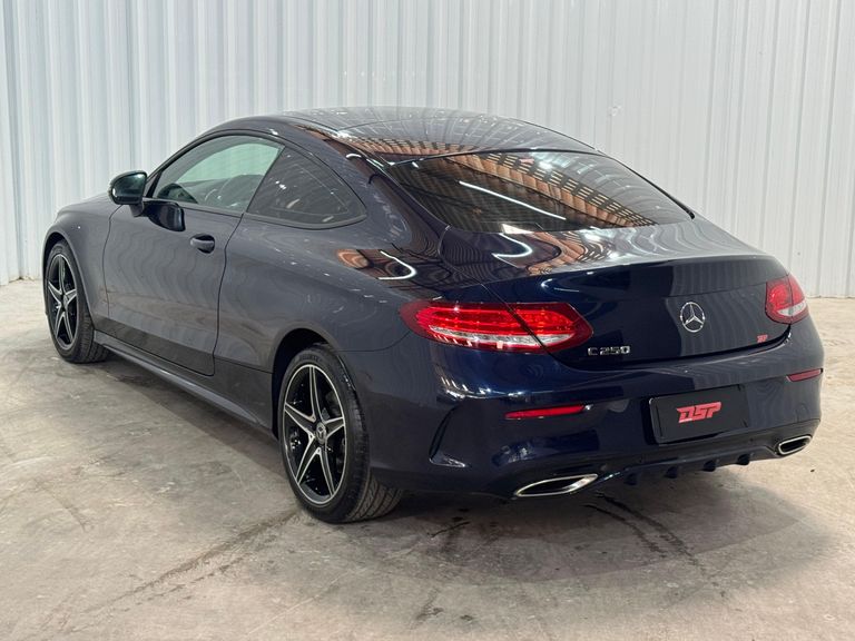 Mercedes C-250 Sport Coupe 2.0 16V 211cv Aut.