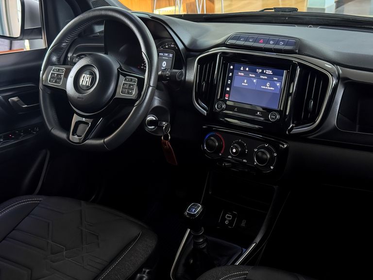 Fiat Strada Volcano 1.3 Flex 8V CD