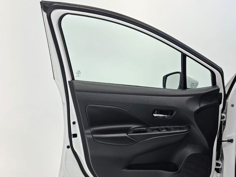 Nissan VERSA Advance 1.6 16V Flex Aut.