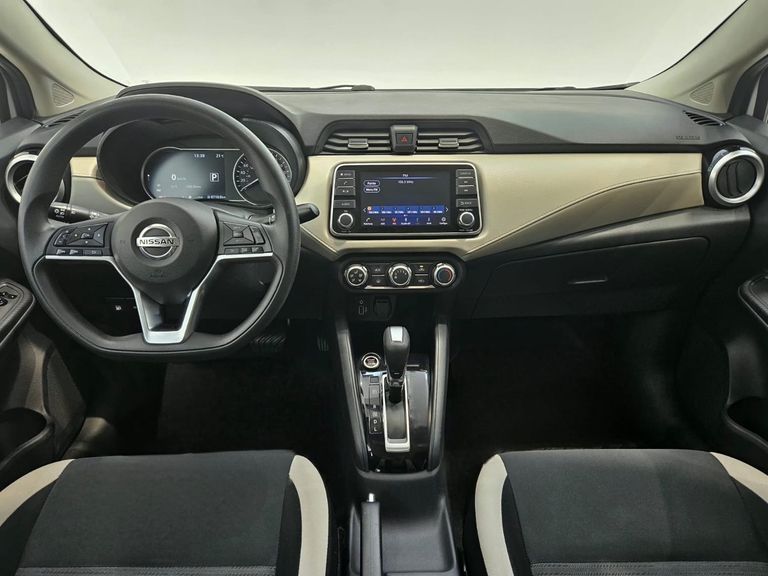 Nissan VERSA Advance 1.6 16V Flex Aut.