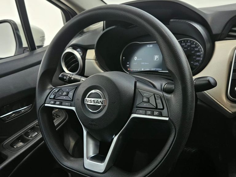 Nissan VERSA Advance 1.6 16V Flex Aut.