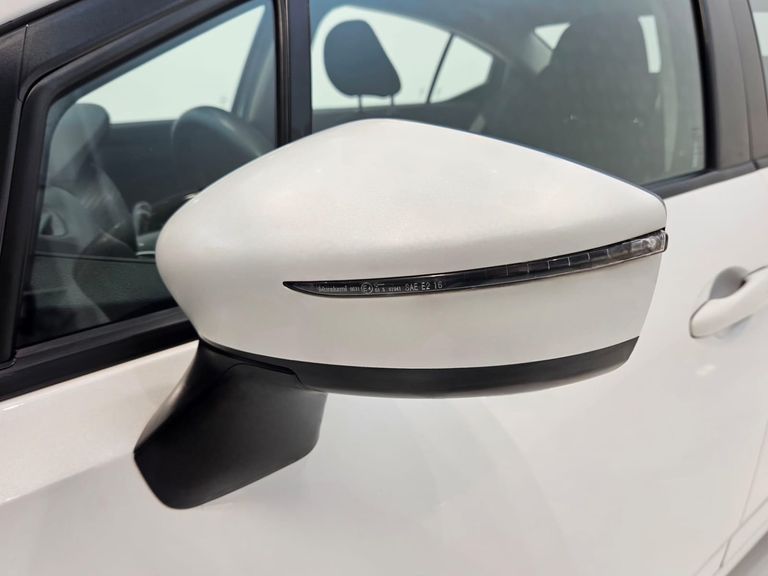 Nissan VERSA Advance 1.6 16V Flex Aut.