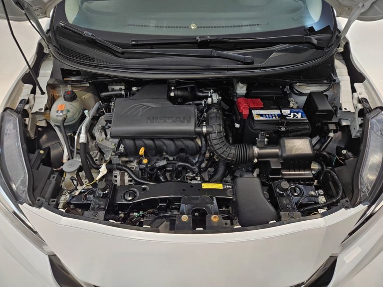 Nissan VERSA Advance 1.6 16V Flex Aut.