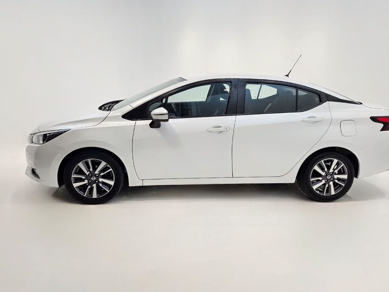 Nissan VERSA Advance 1.6 16V Flex Aut.