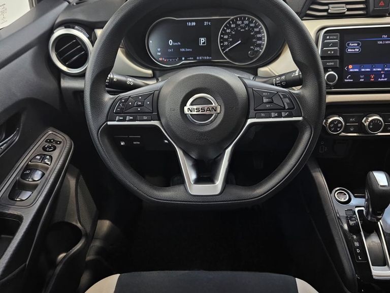 Nissan VERSA Advance 1.6 16V Flex Aut.
