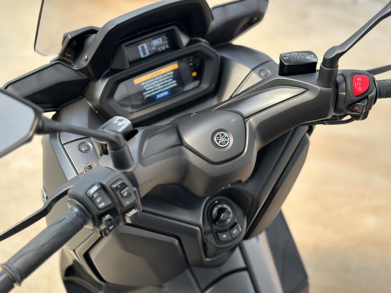 YAMAHA XMAX 250 CONNECTED 