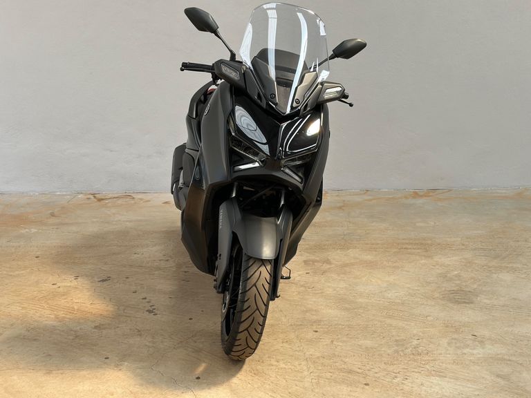 YAMAHA XMAX 250 CONNECTED 