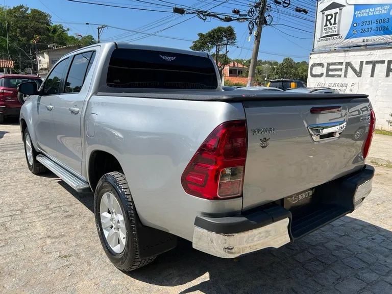 Toyota Hilux CD SR 4x2 2.7 16V/2.7 Flex Aut. Flex 4 portas, câmbio