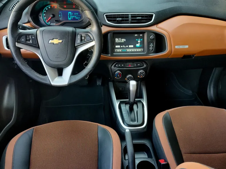 Chevrolet ONIX HATCH ACTIV 1.4 8V Flex 5P Aut. Flex 4 portas, câmbio  Automático em Volta Redonda - Inkar Automoveis