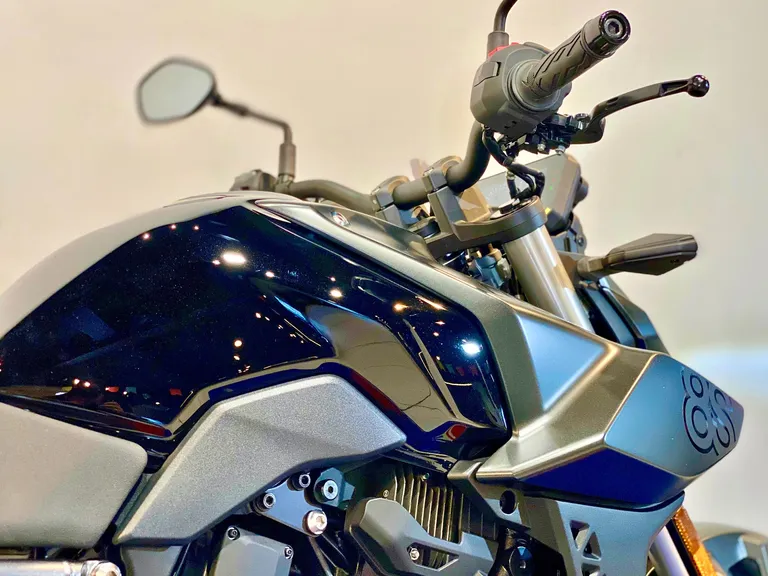 SUZUKI Motos 8s Gasolina 0 portas, câmbio Manual em Curitiba