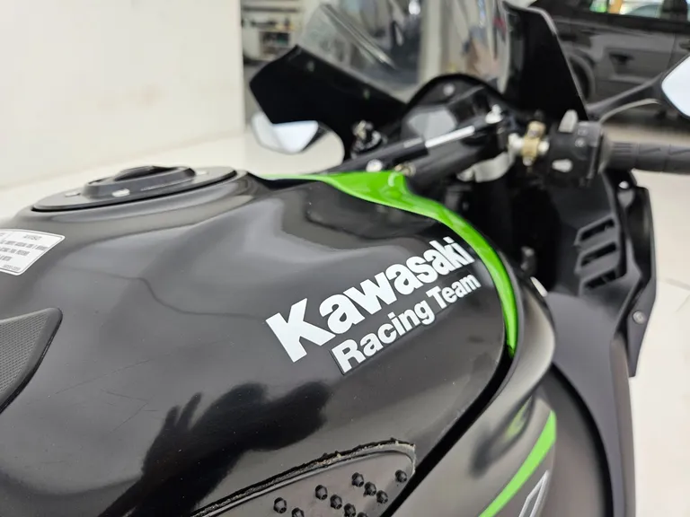 KAWASAKI NINJA ZX-10/ ZX-10R 1000cc/30TH Aniv. Gasolina portas
