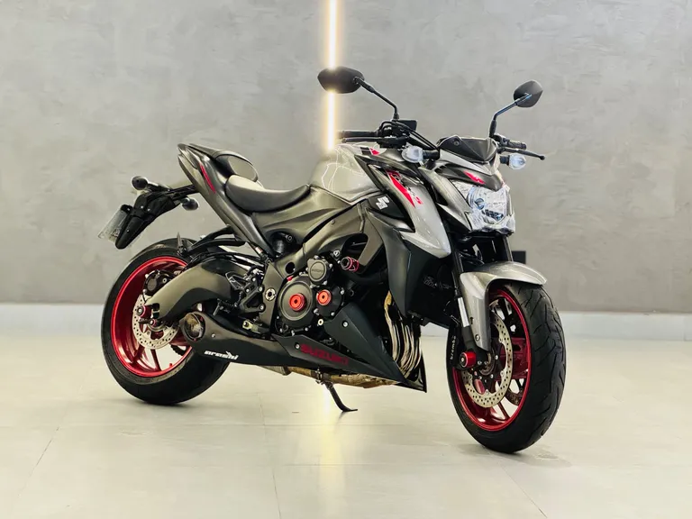 SUZUKI GSX-S 1000 Gasolina portas, câmbio Manual em Tupã - PREMIUM