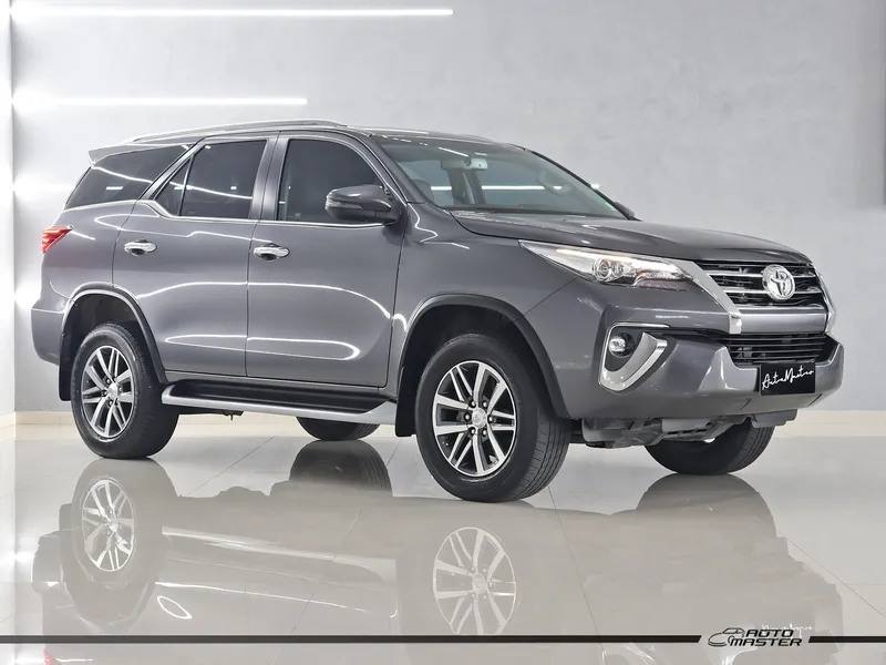 Toyota Hilux SW4 SRX 4x4 2.8 TDI 16V Dies. Aut.